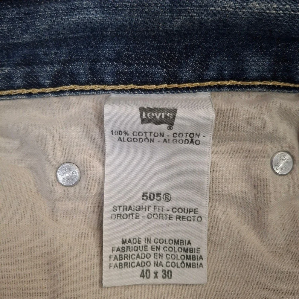 Vintage Levis 505 Straight Fit Jeans Men's  40x30 Medium Wash Blue Denim Y2K